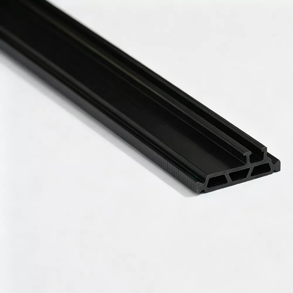 Wide-Span Thermal Insulation Strip